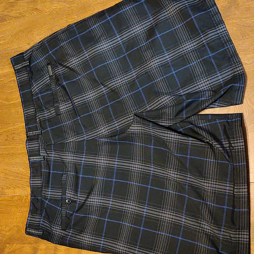Shorts - Picture 2 of 4